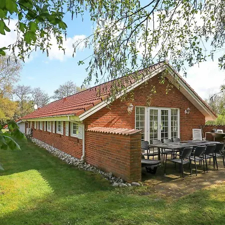 Luxurious Holiday In Jutland With Private Whirlpool Blåvand